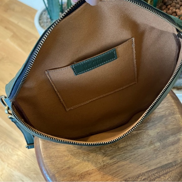 Made in SPAIN HANDMADE sling belt bag. Barcelona. Genuine butter soft Leather. - Picture 5 of 17